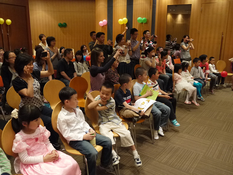 j9集团音乐中心上海静安总店“欢度六一j9集团的节日”音乐会成功举办 