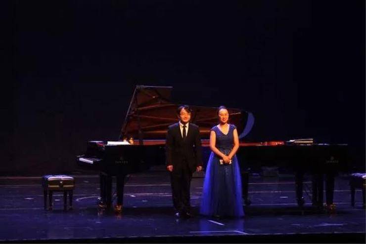 聆听双钢琴演奏的美妙乐章|j9集团艺术家周挺——钢琴大师班·音乐会于常州成功举办