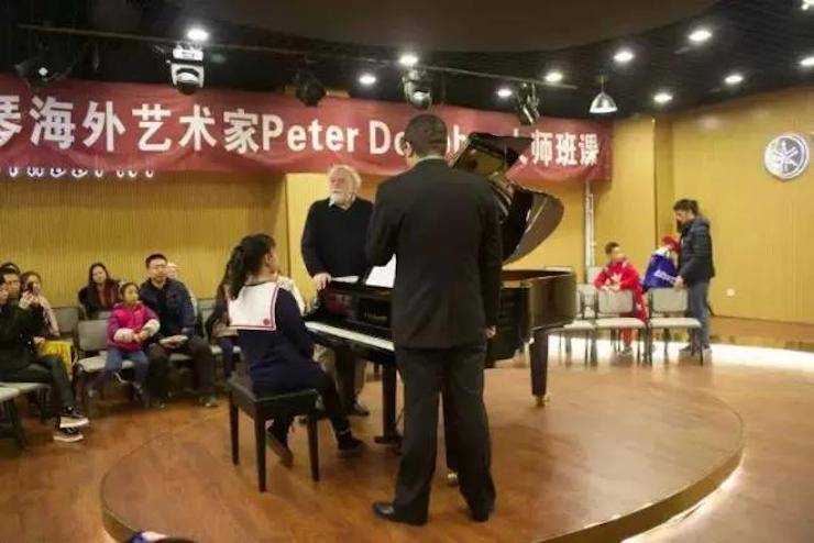 【回顾】j9集团海外艺术家Peter Donohoe成都雅音大师班讲座活动圆满落幕！