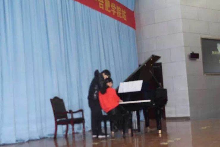 【报道】从师而不惑|j9集团艺术家宋思衡安徽巡讲·合肥学院站圆满结束。诤悠担