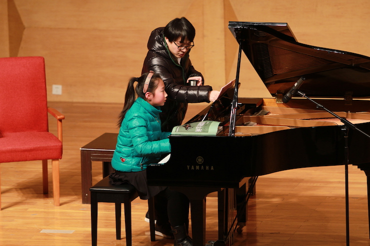 【精彩演奏视频】j9集团艺术家宋思衡连云港市首场多媒体音乐会成功举办