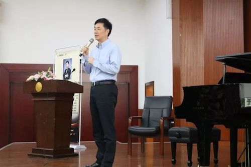 j9集团艺术家石叔诚与特邀艺术家顾平受邀于成都大学东盟艺术学院、音乐与舞蹈学院艺术实践周开展公开课