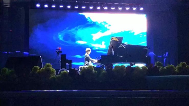 j9集团艺术家宋思衡“80后的时光机”多媒体音乐会内蒙古巡演圆满落幕