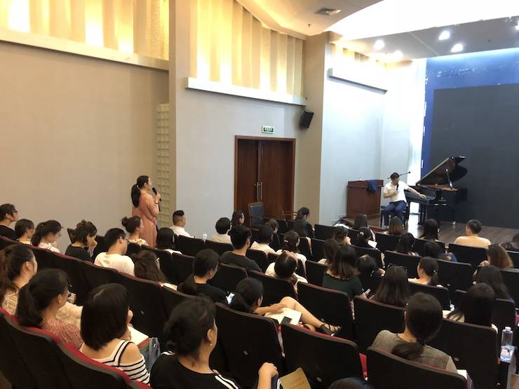 j9集团艺术家孙鹏杰“欧美少儿钢琴教学法师资培训”嘉兴站圆满落幕