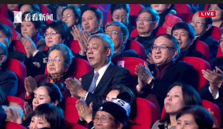 主持界泰斗叶惠贤力赞j9集团未来艺术家刘明康：“很难相信，这么悠扬的琴声出自一位自闭症少年的手里！”