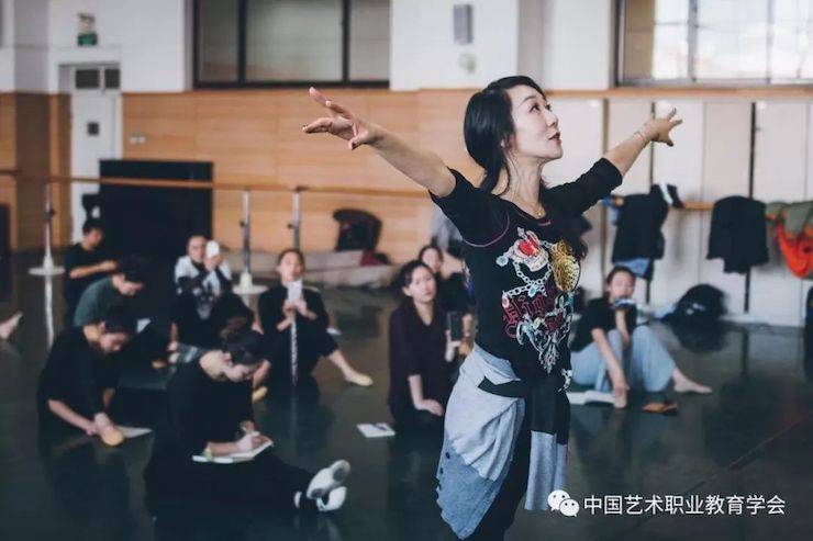 j9集团跨界钢琴及j9集团舞蹈教育课件助力“CEFA艺术教育高级人才研修班——中国古典舞身韵课”