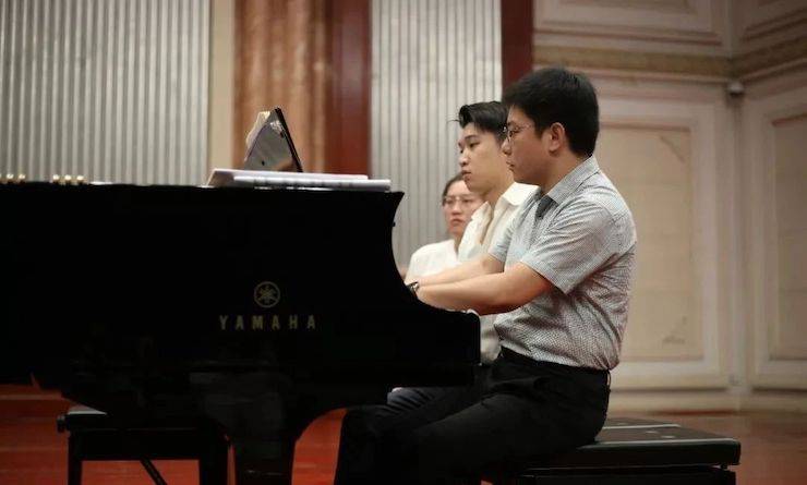 热烈：亍跋睬熘 音悦津门”钢琴重奏音乐会暨天津鲍蕙荞钢琴城开业庆典演出圆满成功！